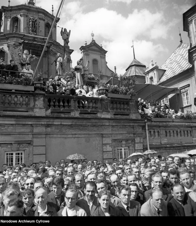 Pielgrzymki na Jasną Górę dawniej. Zobaczcie archiwalne zdjęcia