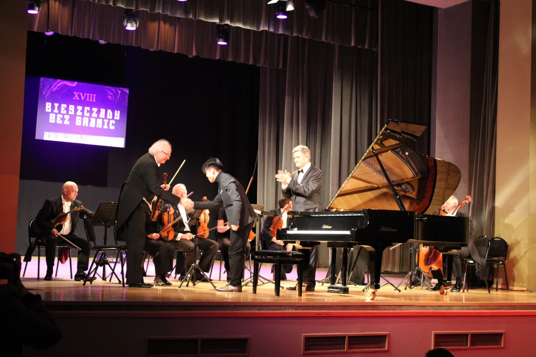 Koncert XVIII Międzynarodowego Forum Pianistycznego "Bieszczady bez granic" w Domu Kultury SCK Mielec