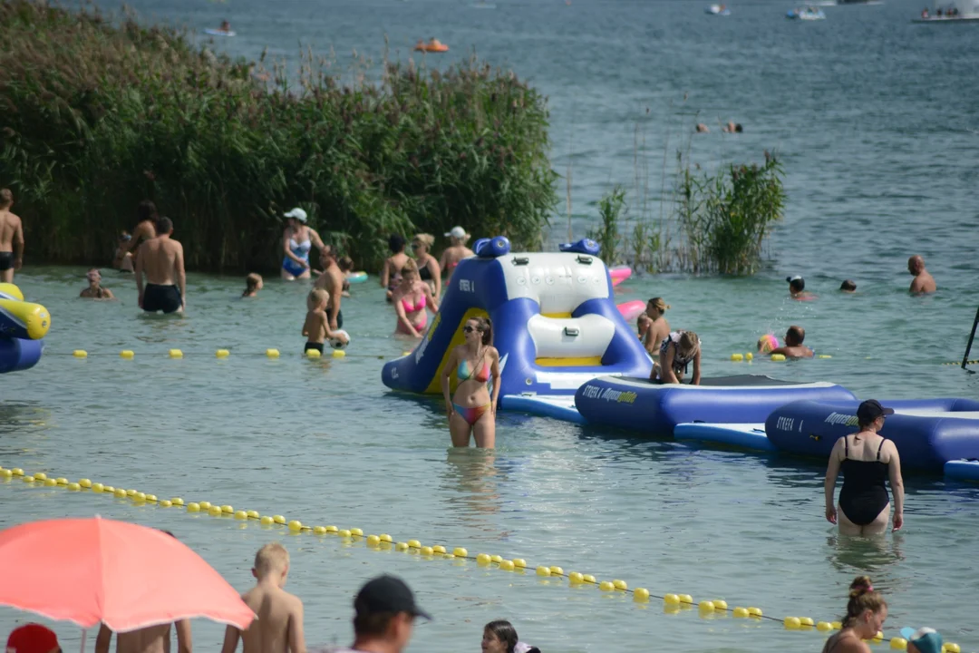 Tłumy nad Jeziorem Tarnobrzeskim - zobacz zdjęcia z sobotniego plażowania