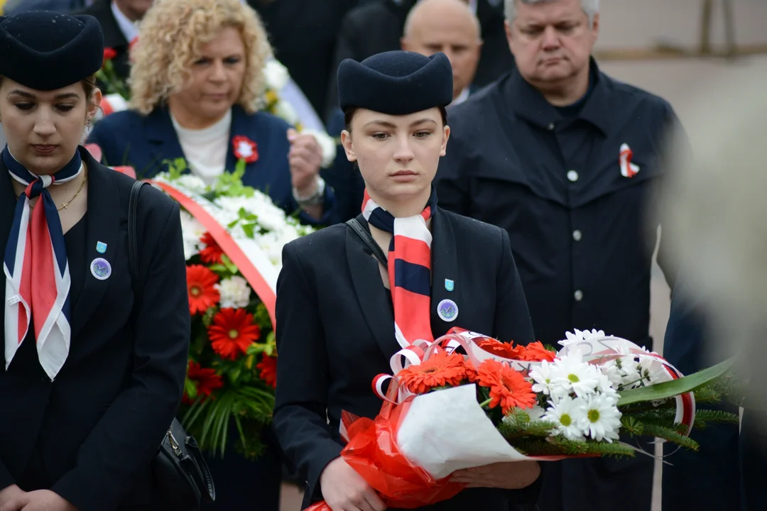 Święto Narodowe Trzeciego Maja w Tarnobrzegu. - Radujmy się z niepodległości, żyjemy w pięknym kraju - mówił do zebranych prezydent miasta Dariusz Bożek [ZDJĘCIA] - Zdjęcie główne