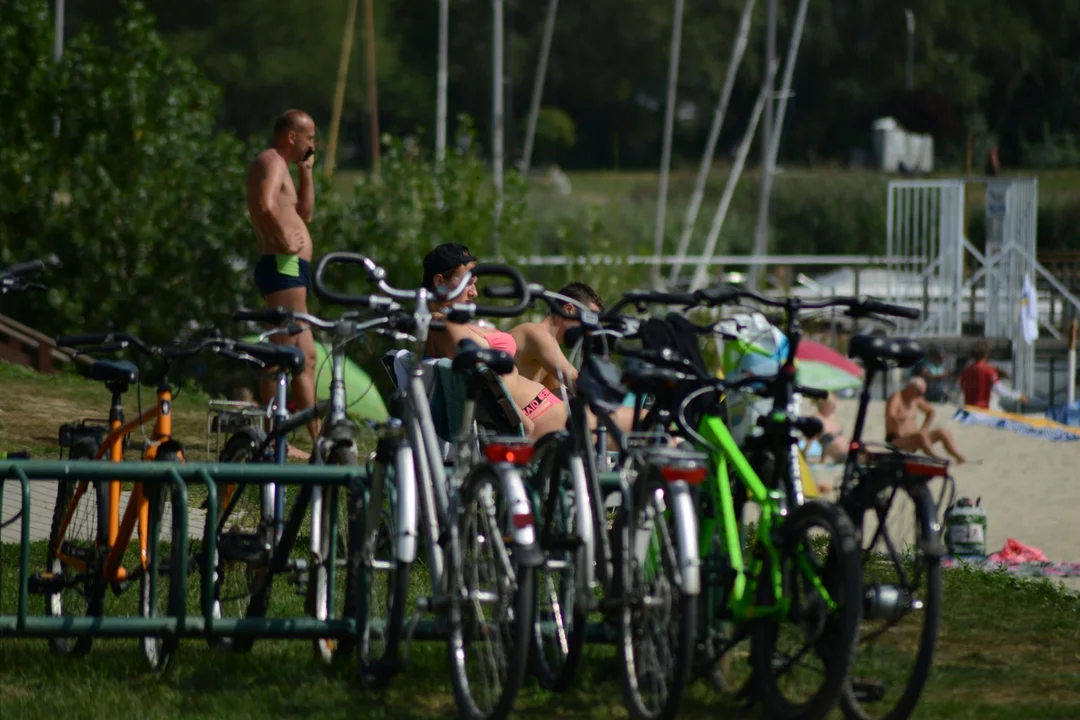 Tłumy nad Jeziorem Tarnobrzeskim - zobacz zdjęcia z sobotniego plażowania