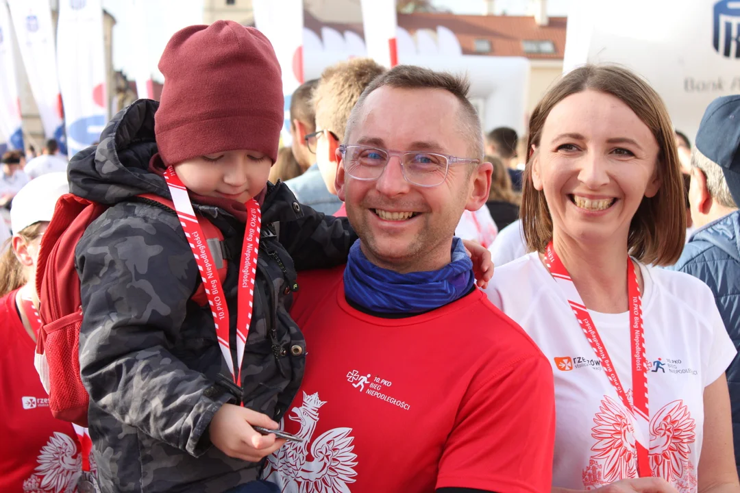 10. PKO Bieg Niepodległości. Szczęśliwi biegacze na mecie