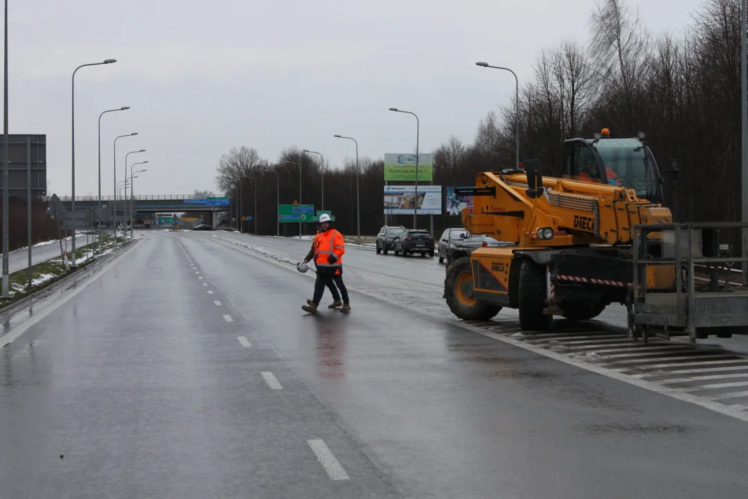 Budowa wiaduktu na drodze krajowej nr 9 Rzeszów - Warszawa. Połączenie kolejowe z Rzeszowa do Jasionki