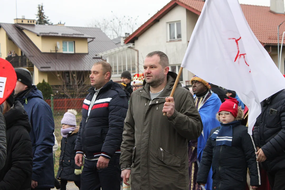 Orszak Trzech Króli w Rzeszowie. Kolęda pokoju z Zalesia do Katedry Rzeszowskiej