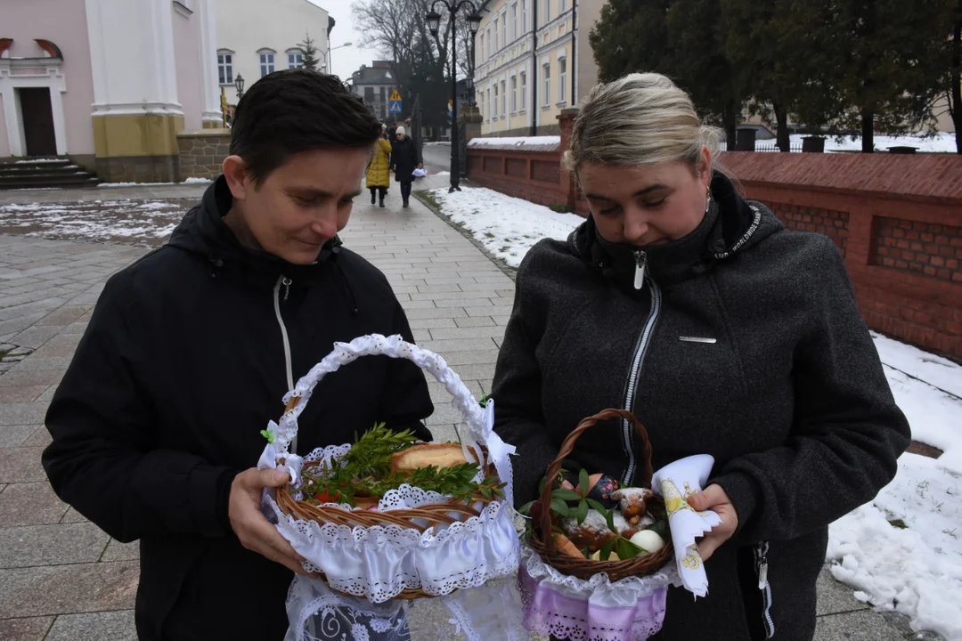 Mieszkańcy Leska poświęcili wielkanocne koszyki