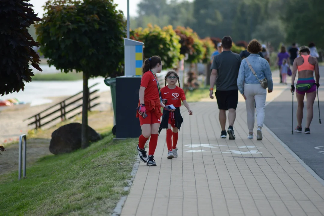 "Biegamy i Pomagamy" nad Jeziorem Tarnobrzeskim - dzień drugi