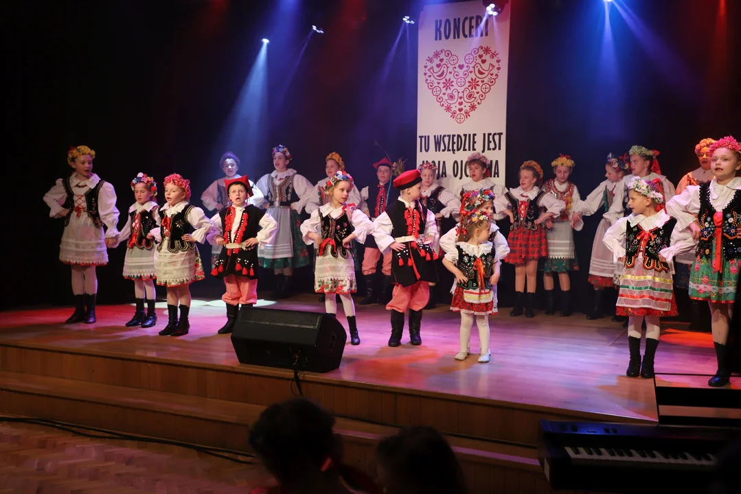 Koncert Wiosenno-Patriotyczny "Tu wszędzie jest Polska" w Chorzelowie