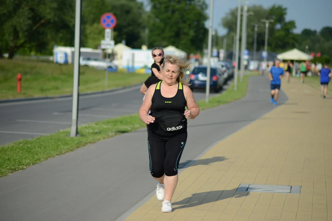 "Biegamy i Pomagamy" nad Jeziorem Tarnobrzeskim - dzień drugi