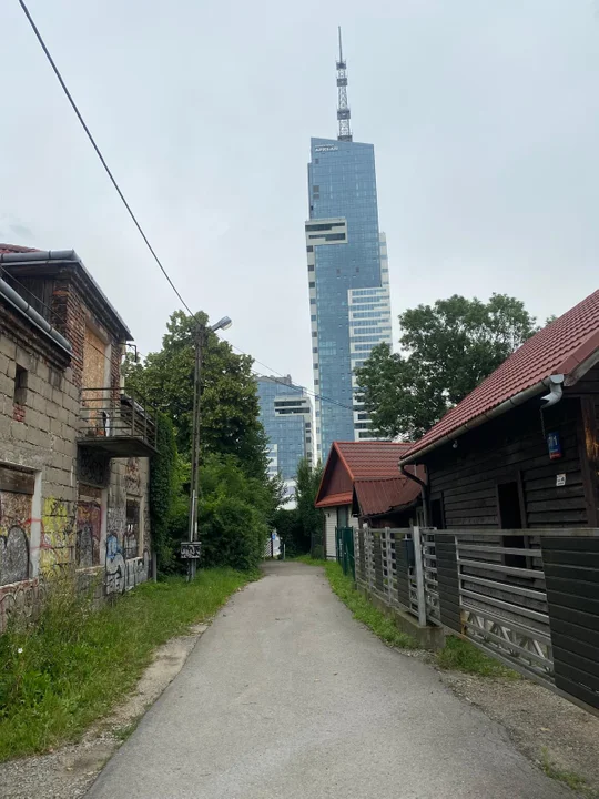 Budowa bloku przy hali Podpromie w Rzeszowie