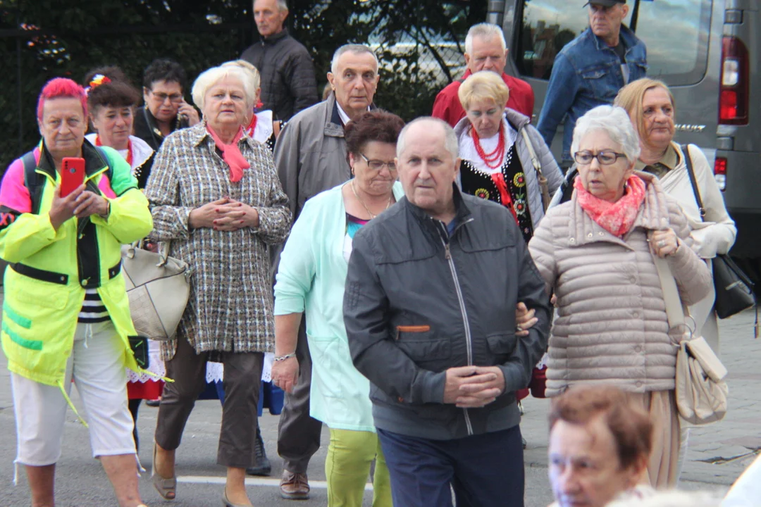 Korowód seniorów i potańcówka miejska w Parku Jedności Polonii z Macierzą