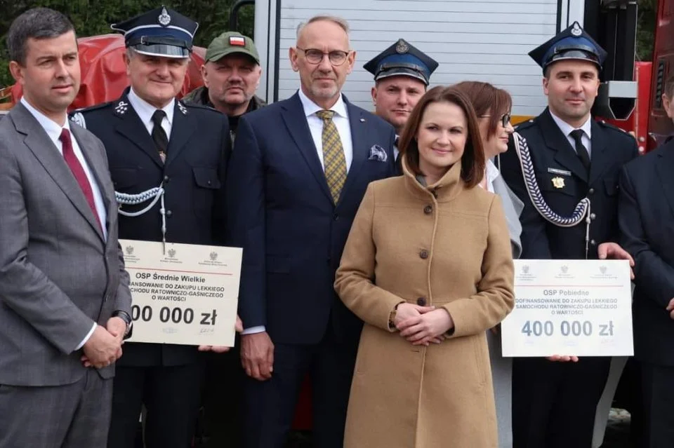 Nowe wozy dla OSP z powiatu sanockiego