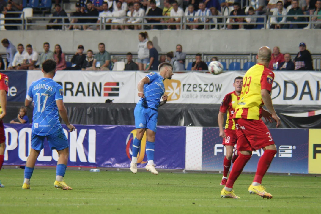 Puchar Polski: Zdecydowały karne. Stal Rzeszów przegrywa w Pucharze Polski z ekstraklasową Koroną Kielce (3-3, 7-8 rz.k)