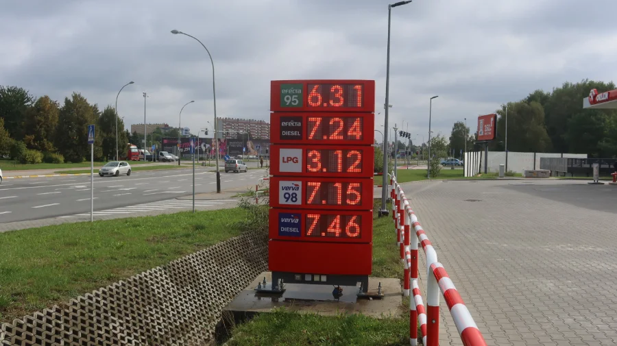 Ceny paliw w Rzeszowie. Ile aktualnie zapłacimy na stacjach benzynowych? [ZDJĘCIA]