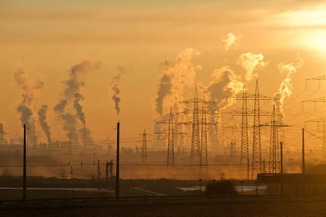 Oszczędzaj prąd. Ile energii zużywają domowe urządzenia?