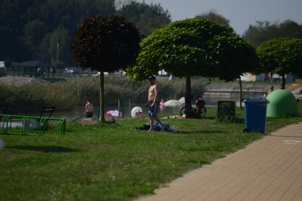 Upalna i leniwa środa nad Jeziorem Tarnobrzeskim