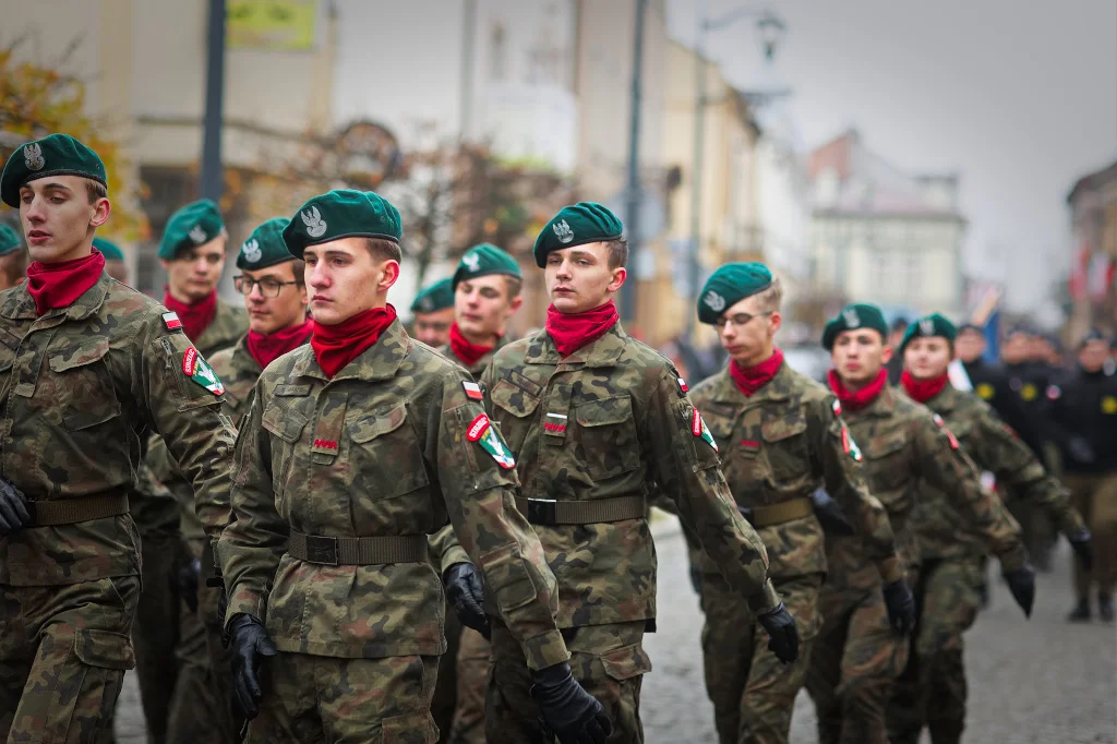 Przemarsz pod Pomnik Wolności w Mielcu