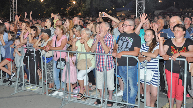 Piosenki tego zespołu znają wszyscy. Już za niespełna miesiąc gwiazda disco polo wystąpi w Kolbuszowej - Zdjęcie główne