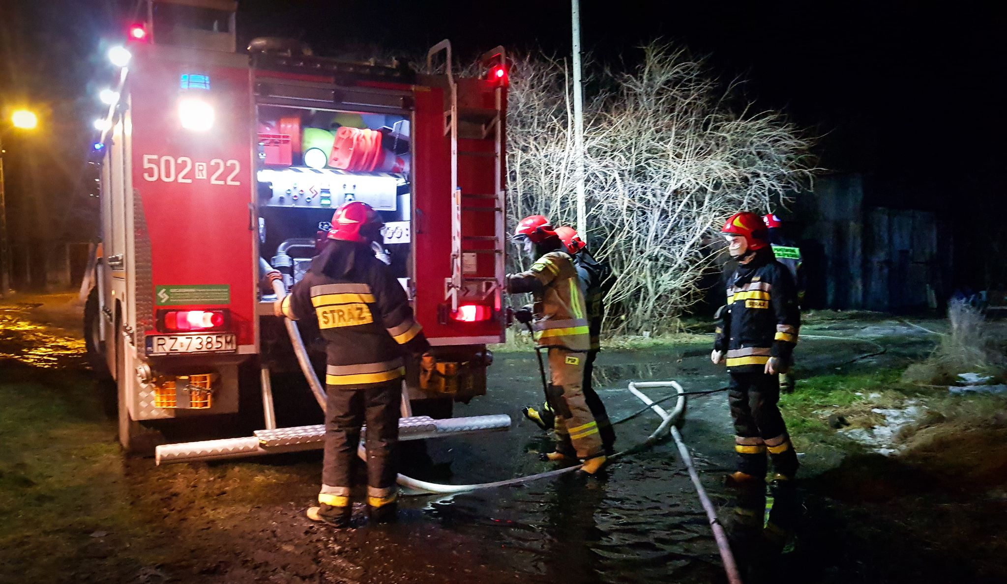 Mielec. Strażacy gasili pożar garażu! [FOTO] - Zdjęcie główne