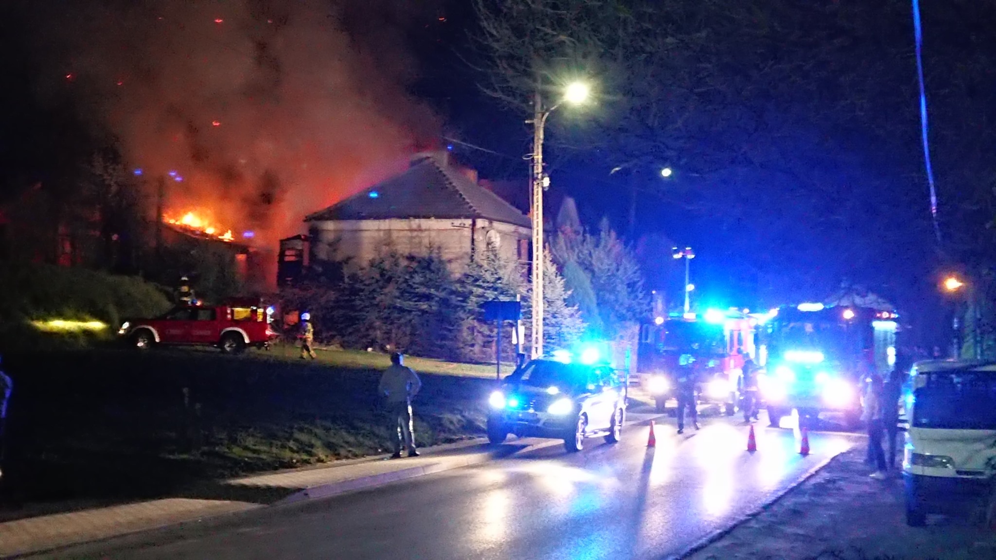 Z PODKARPACIA. Kobieta zginęła w pożarze domu [FOTO] - Zdjęcie główne