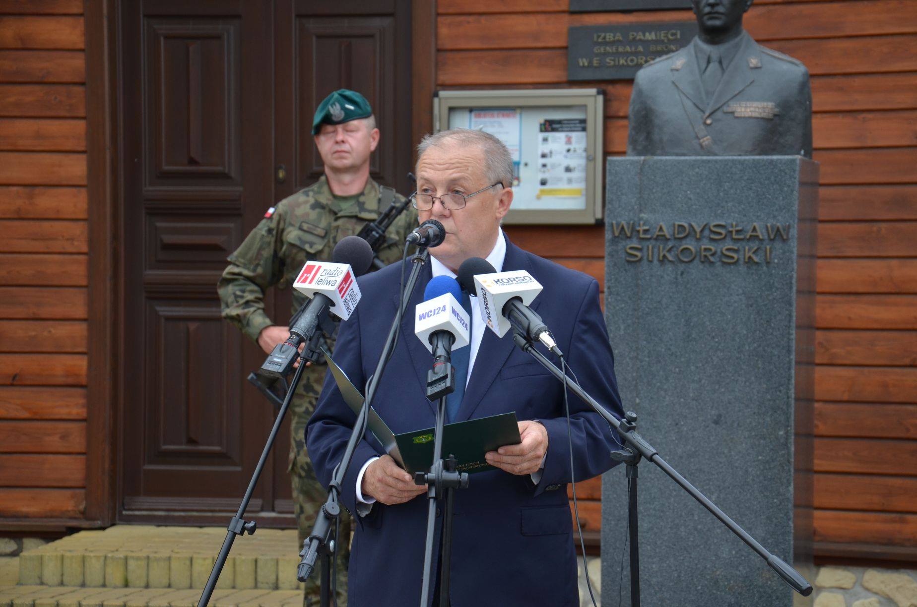 Uroczystości w Tuszowie. Miał być Zbigniew Ziobro, ale nie dojechał. Za to wójt doradził na kogo głosować [VIDEO] - Zdjęcie główne