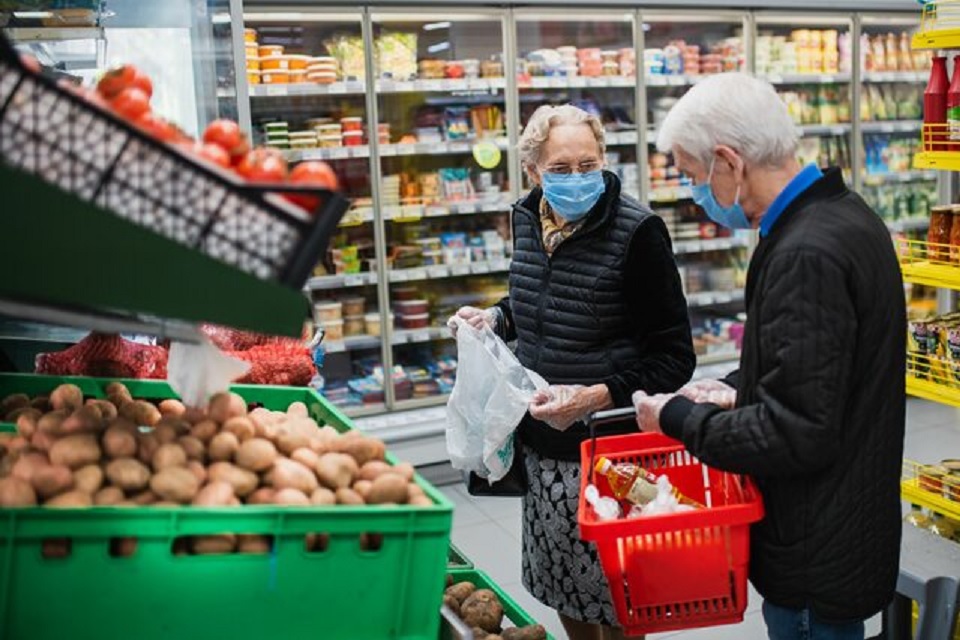 Nowe uregulowanie  w sprawie godzin dla seniorów w sklepach - Zdjęcie główne