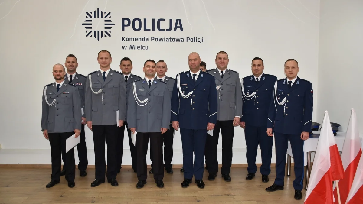 Awanse w mieleckiej policji [ZDJĘCIA] - Zdjęcie główne