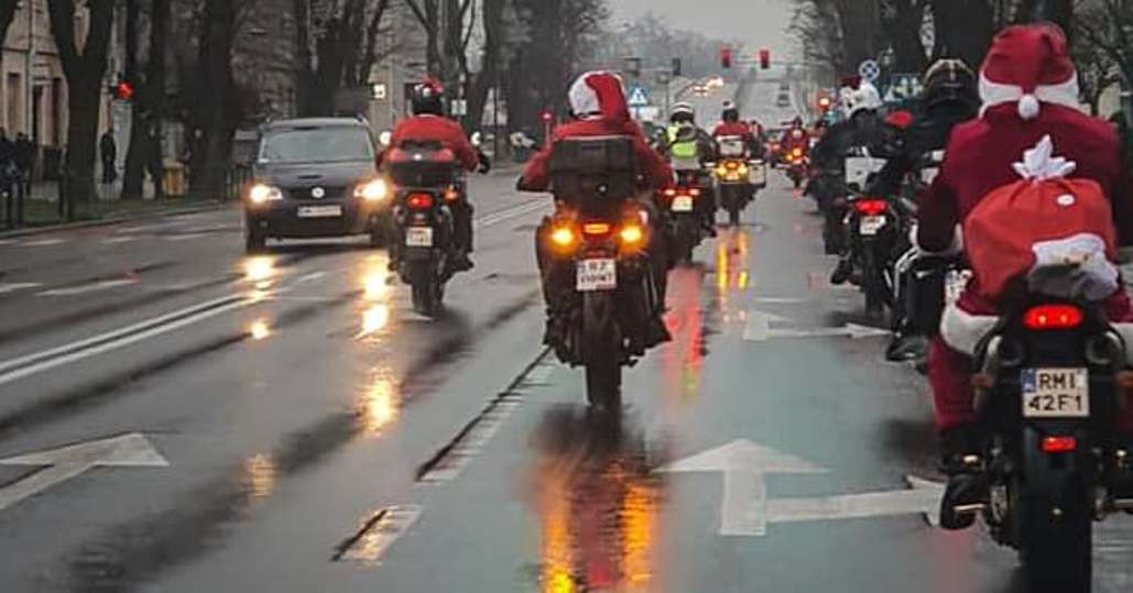 Mikołaje na motocyklach pędzili z pomocą  - Zdjęcie główne