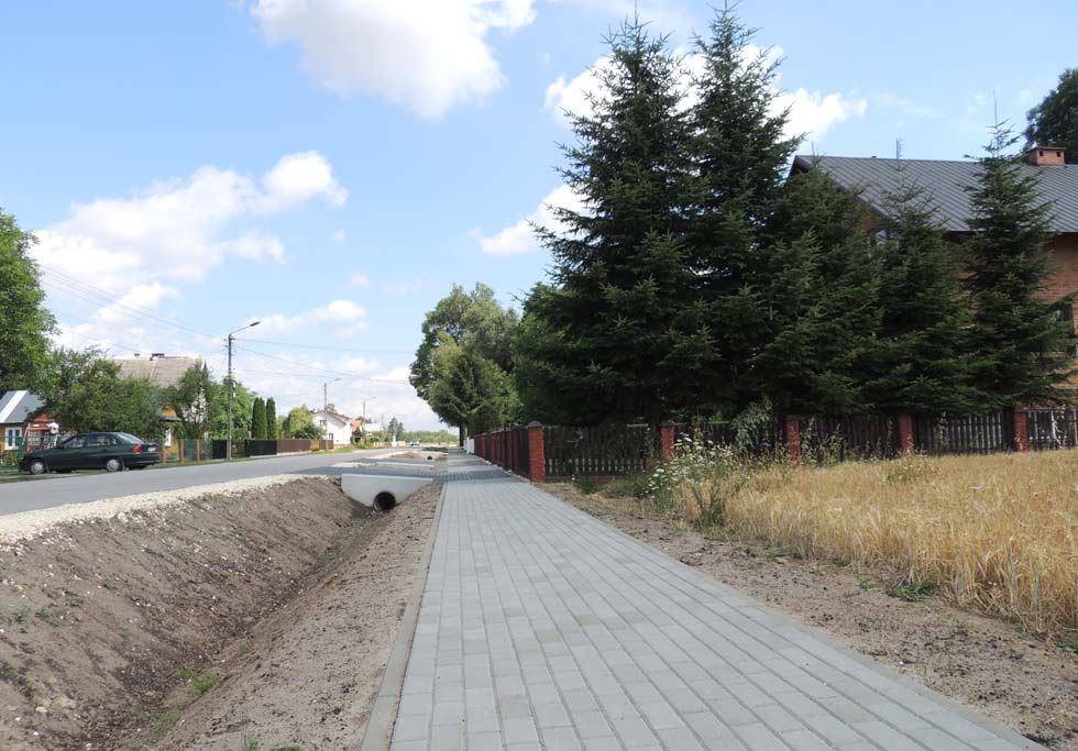 Powiat wybuduje chodniki w Czerminie i Borkach Nizińskich - Zdjęcie główne