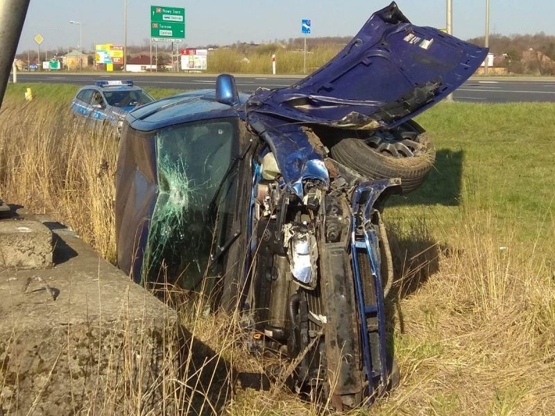 Z PODKARPACIA. Pijany zjechał na lewy pas i dachował - Zdjęcie główne