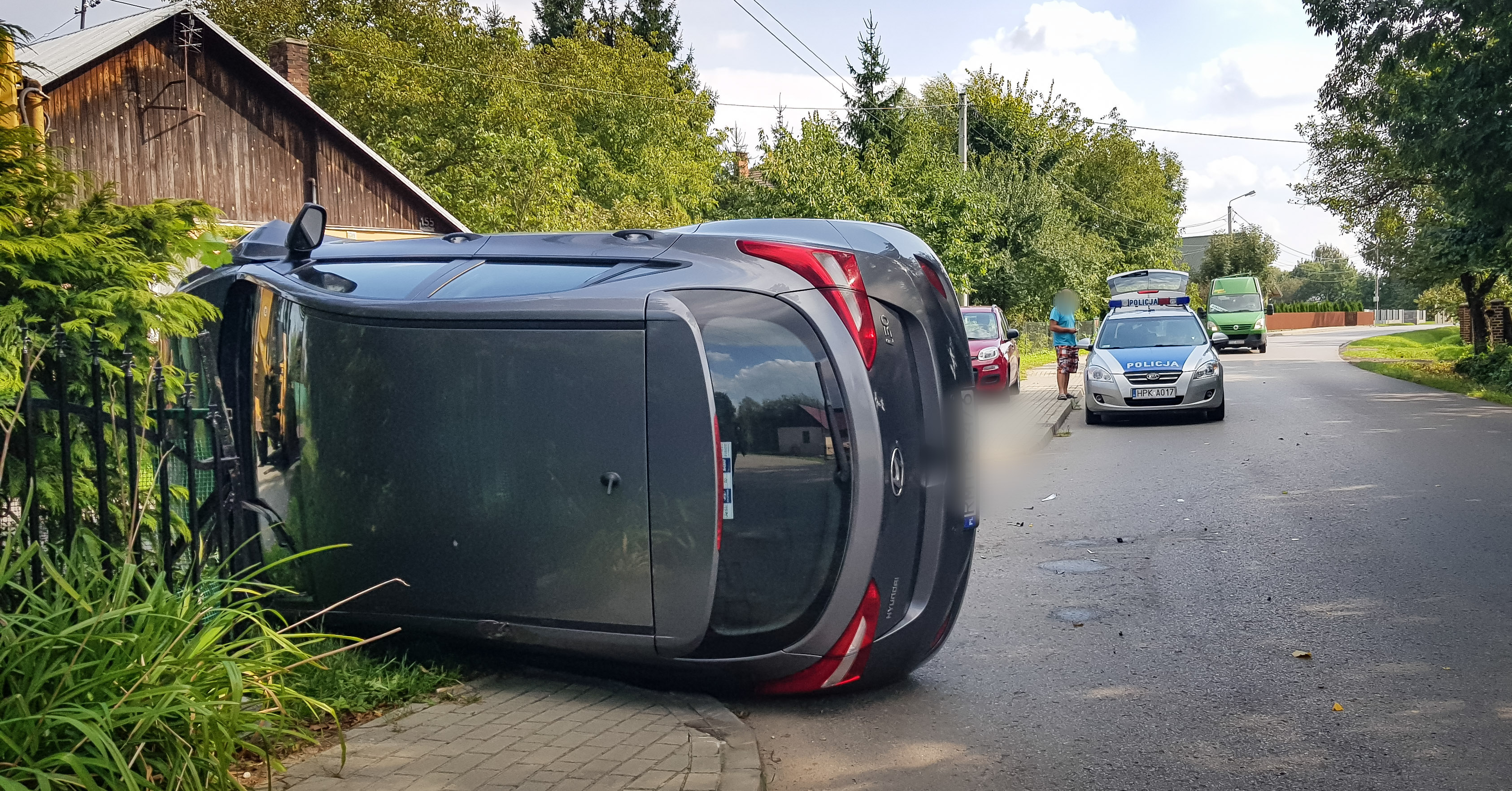 Zderzenie samochodu osobowego z koparką. Utrudnia w ruchu! [FOTO, VIDEO] - Zdjęcie główne