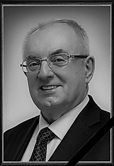 Czesław Kolisz 24 czerwca w nocy w wieku 73 lat zmarł Czesław Kolisz. Założyciel firmy Ankol, rodowity mielczanin, przedstawiciel wielu firm lotniczych, biznesmen, filantrop, Mielczanin Roku 2011. Znany nie tylko w Mielcu, ale także na arenie międzynarodowej. Czesław Kolisz między innymi doprowadził do uruchomienia produkcji samolotu An-28, i jako jeden z pierwszych w Polsce uzyskał koncesję Ministerstwa Spraw Wewnętrznych na obrót samolotami i śmigłowcami bojowymi.  Czesław Kolisz był rodowitym mielczaninem i zawsze to podkreślał.  Po ukończeniu mieleckiego liceum studiował na Wydziale Mechaniki Politechniki Warszawskiej, uzyskując w roku 1972 tytuł inżyniera mechanika. Po studiach podjął pracę w WSK PZL Mielec jako konstruktor.   Realizował wiele różnych projektów lotniczych, a następnie jako konstruktor prowadzący doprowadził do uruchomienia w Mielcu produkcji samolotu AN-28. Przez wiele lat kierował serwisami tego samolotu.  W 1992 roku założył firmę Ankol. W 1995 r. uzyskał, jako jeden z pierwszych w Polsce, koncesję Ministerstwa Spraw Wewnętrznych na obrót samolotami i śmigłowcami bojowymi. Kolejnym krokiem w działalności lotniczej było uzyskanie 15 V 1997 r. koncesji Ministerstwa Gospodarki na prowadzenie działalności handlowej z zagranicą towarami i usługami o przeznaczeniu specjalnym. Aktualnie firma Ankol realizuje dostawy sprzętu lotniczego do kilkunastu krajów.   W 2000 r. otworzył w Chorzelowie największy salon samochodowy "KIA" w Polsce, a w 2001 r. oddał do użytku jeden z najnowocześniejszych w Europie serwisów samochodowych koncernu "BOSCH". 29 XI 2001 r. uzyskał, jako jeden z pierwszych w kraju, certyfikat Systemu Zarządzania Jakością na prowadzenie obrotu z zagranicą towarami, technologiami i usługami o znaczeniu strategicznym.  Poza pracą zawodową prowadzi działalność charytatywną. Stworzył największą "Bazę danych produktów" zawierającą ponad 120 000 pozycji do samolotów i śmigłowców, prowadzoną w 4 językach (w tym cyrylicy).  Uhonorowany wieloma prestiżowymi nagrodami i wyróżnieniami, m.in. Międzynarodową Nagrodą Socrates, Brązowym Medalem "Za Zasługi dla Obronności Kraju", Medalem "Za Zasługi dla Związku Inwalidów Wojennych RP", Medalem z okazji Światowego Dnia Jakości,  Medalem za współpracę z Siłami Powietrznymi Peru, Nagrodą Grand Prix dla Wybitnego Eksportera Roku 2010, Medalem "Manager of the Year", tytułem "Przedsiębiorca Roku 2012". Został także  "Mielczaninem Roku 2011" w plebiscycie KORSO.