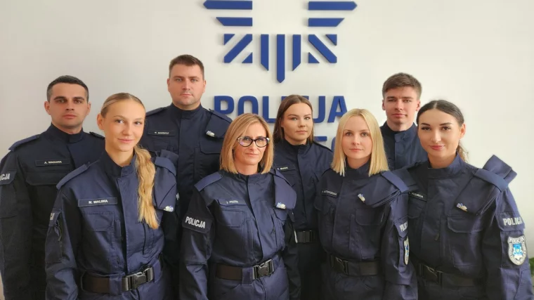 Ślubowanie nowych policjantów garnizonu podkarpackiego. Ośmiu z nich zasili szeregi mieleckiej policji - Zdjęcie główne