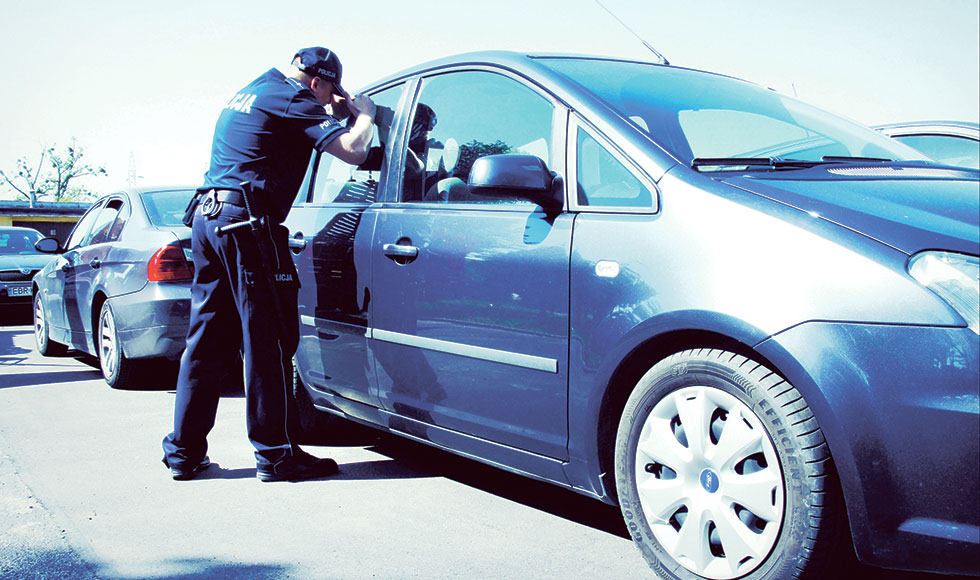 Policjanci pomogli dziecku - Zdjęcie główne