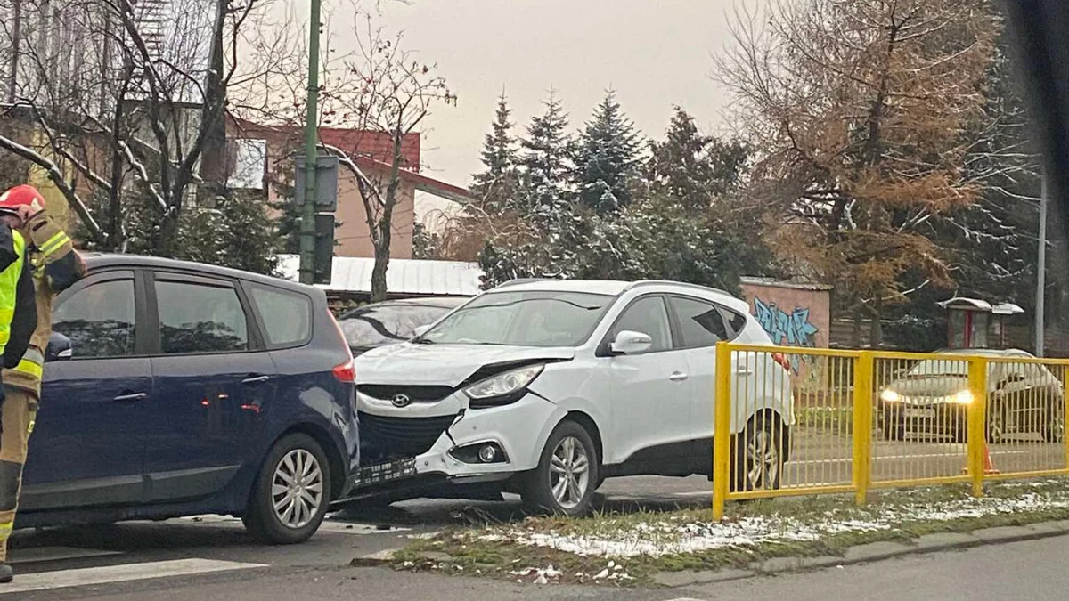 Zderzenie samochodów w centrum Mielca! - Zdjęcie główne