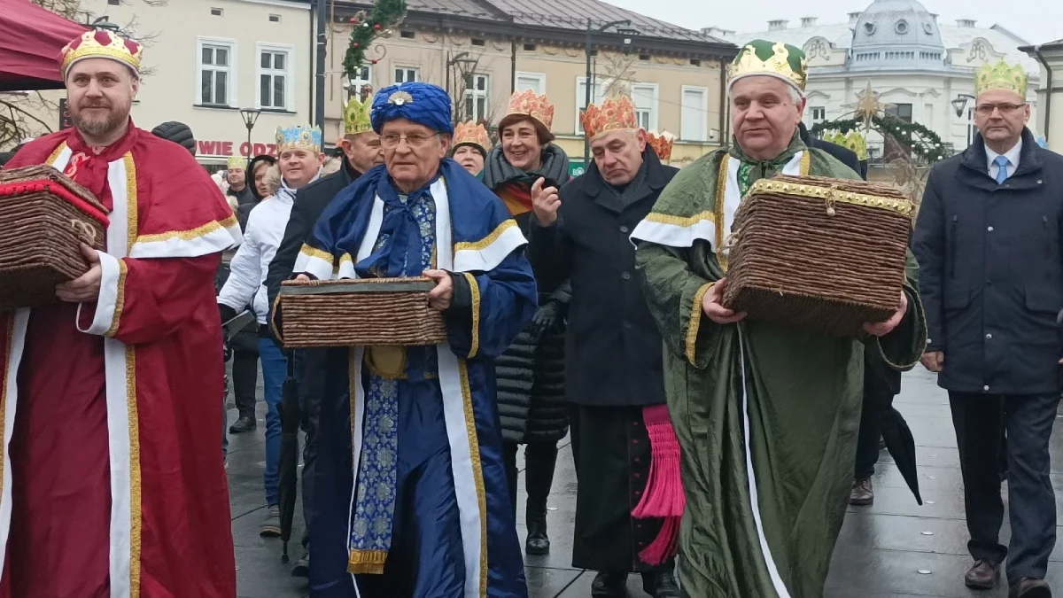 Tłumy na Orszaku Trzech Króli w Mielcu [ZDJĘCIA] - Zdjęcie główne