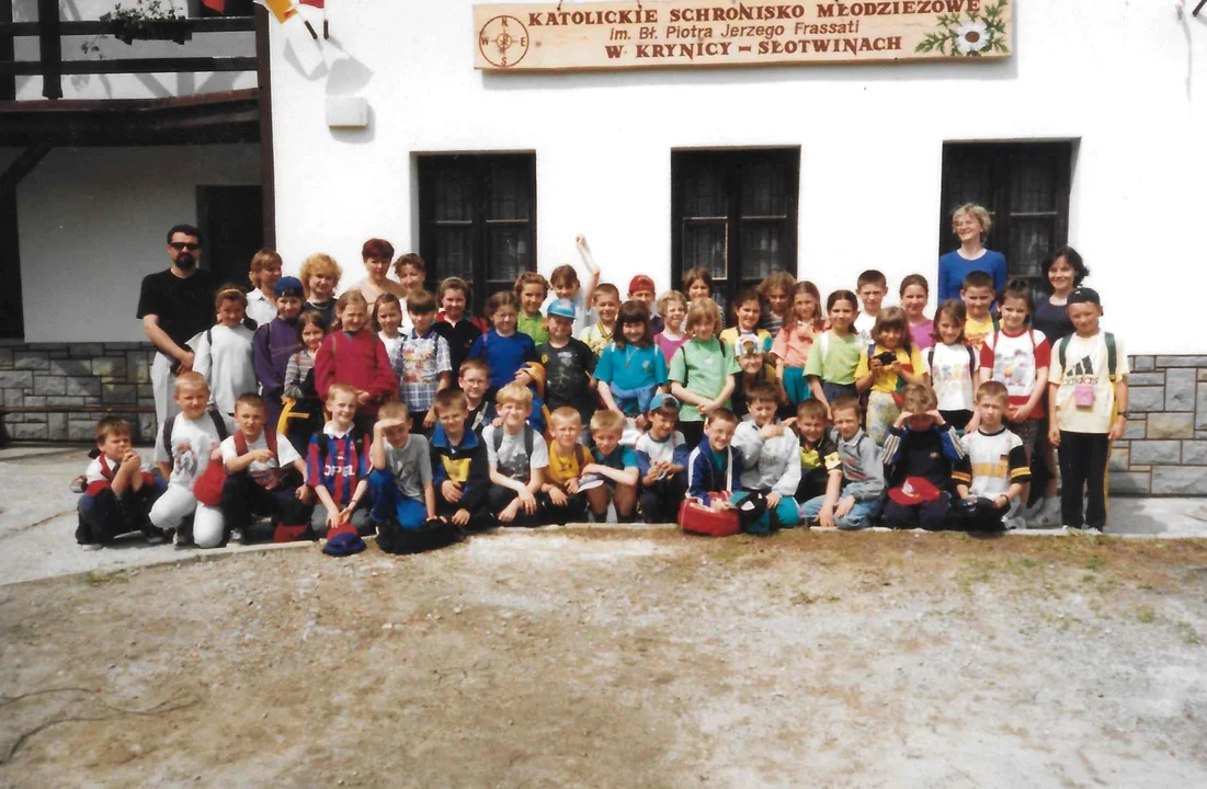 Mielec. Lato, lato, lato czeka... Obozowe znajomości i szkolne kolonie z lat 90.  [ARCHIWALNE ZDJĘCIA] - Zdjęcie główne