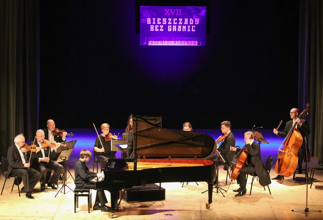 Utalentowani pianiści z całej Europy w Mielcu. Towarzyszyła im Orkiestra z Filharmonii [ZDJĘCIA] - Zdjęcie główne