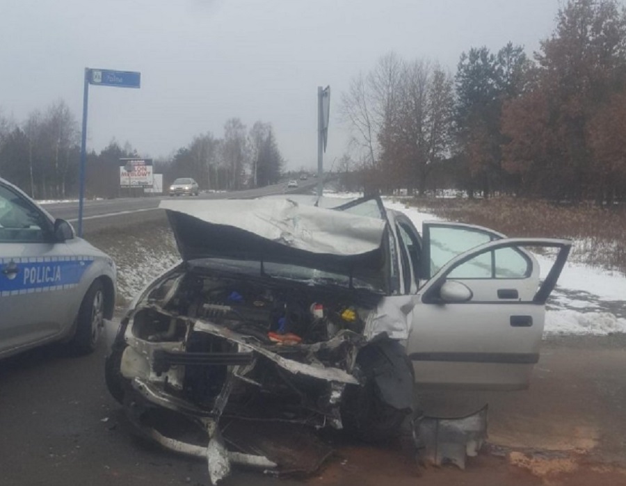 Z PODKARPCIA. Wypadek na krajowej drodze nr 19. Dwie osoby trafiły do szpitala - Zdjęcie główne