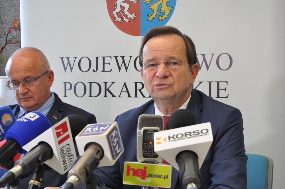Marszałek Władysław Ortyl wydał pozwolenie zintegrowane dla mieleckiego Kronospanu  [VIDEO] - Zdjęcie główne
