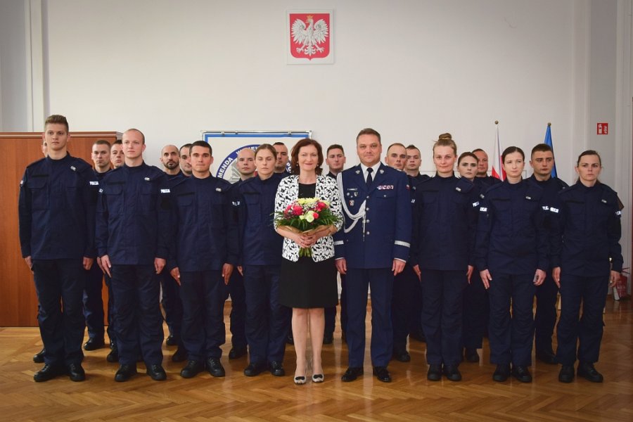 Nowo przyjęci policjanci złożyli ślubowanie - Zdjęcie główne