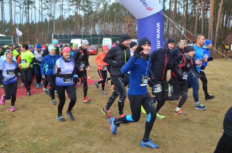 Rekord! 400 biegaczy na półmaratonie Love Las 2018! [FOTO] - Zdjęcie główne