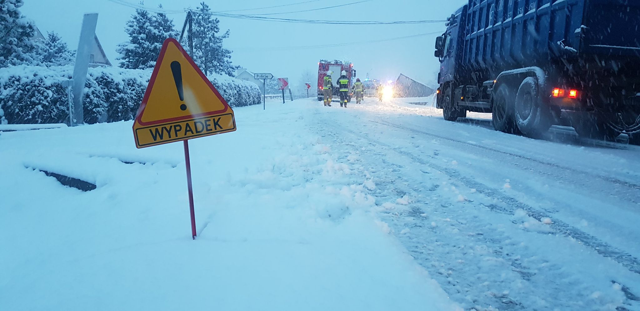 Koszmar na drogach powiatu. Od rana sporo zdarzeń - Zdjęcie główne