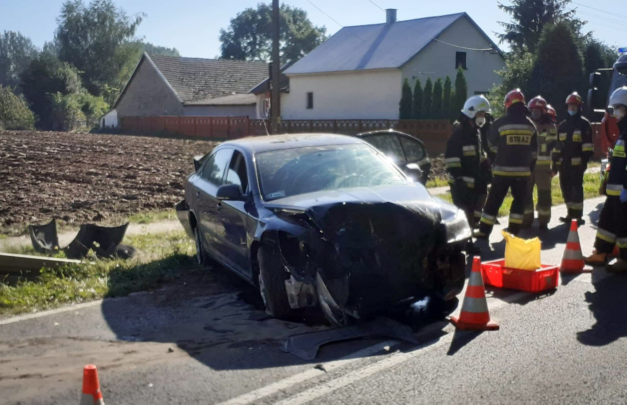  Kierujący skodą wjechał do przydrożnego rowu i uderzył w przepust - Zdjęcie główne