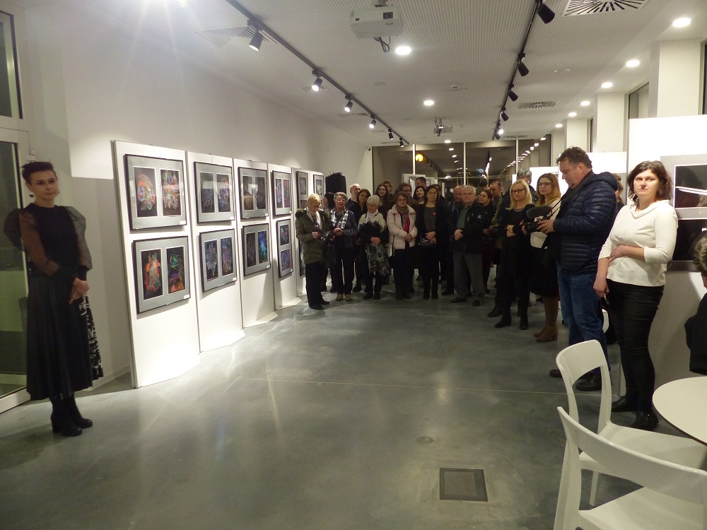 Nowa wystawa w galerii biblioteki miejskiej: Tym razem fotografia Małgorzaty Gwoździowskiej  - Zdjęcie główne