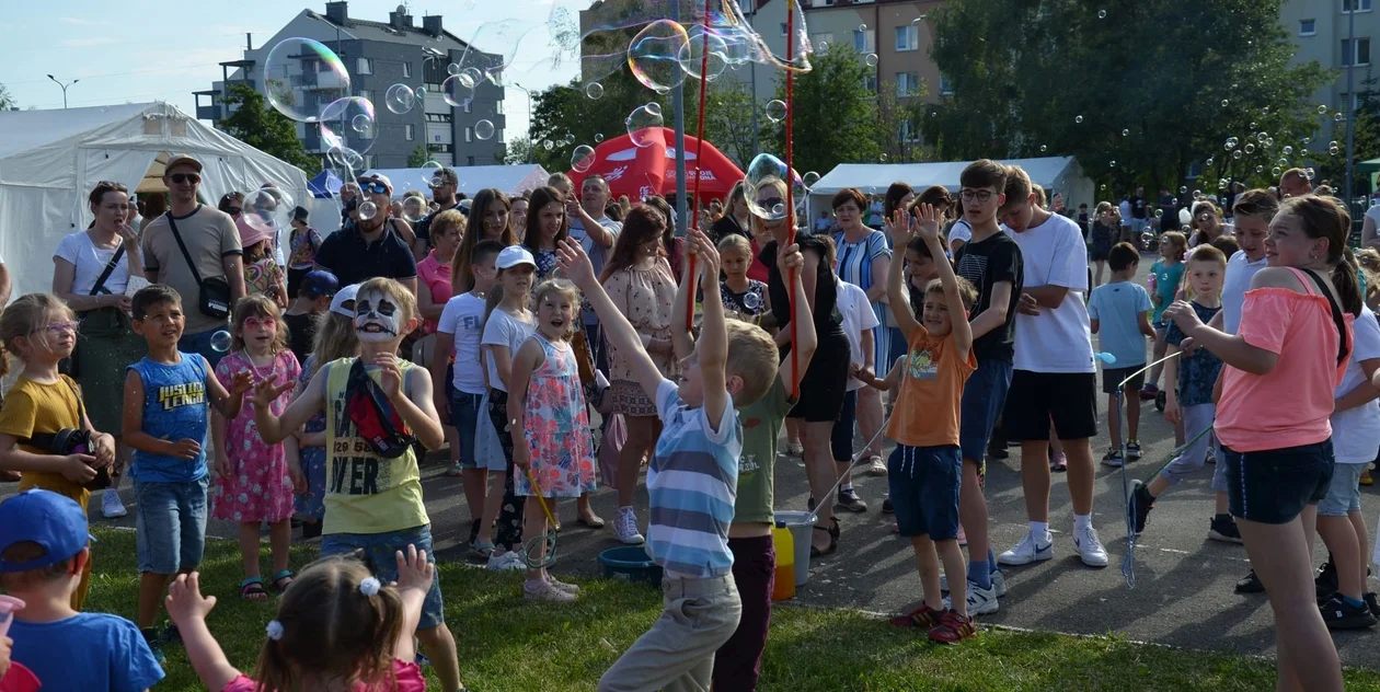 Tłumy na festynie rodzinnym na Smoczce w Mielcu [ZDJĘCIA] - Zdjęcie główne