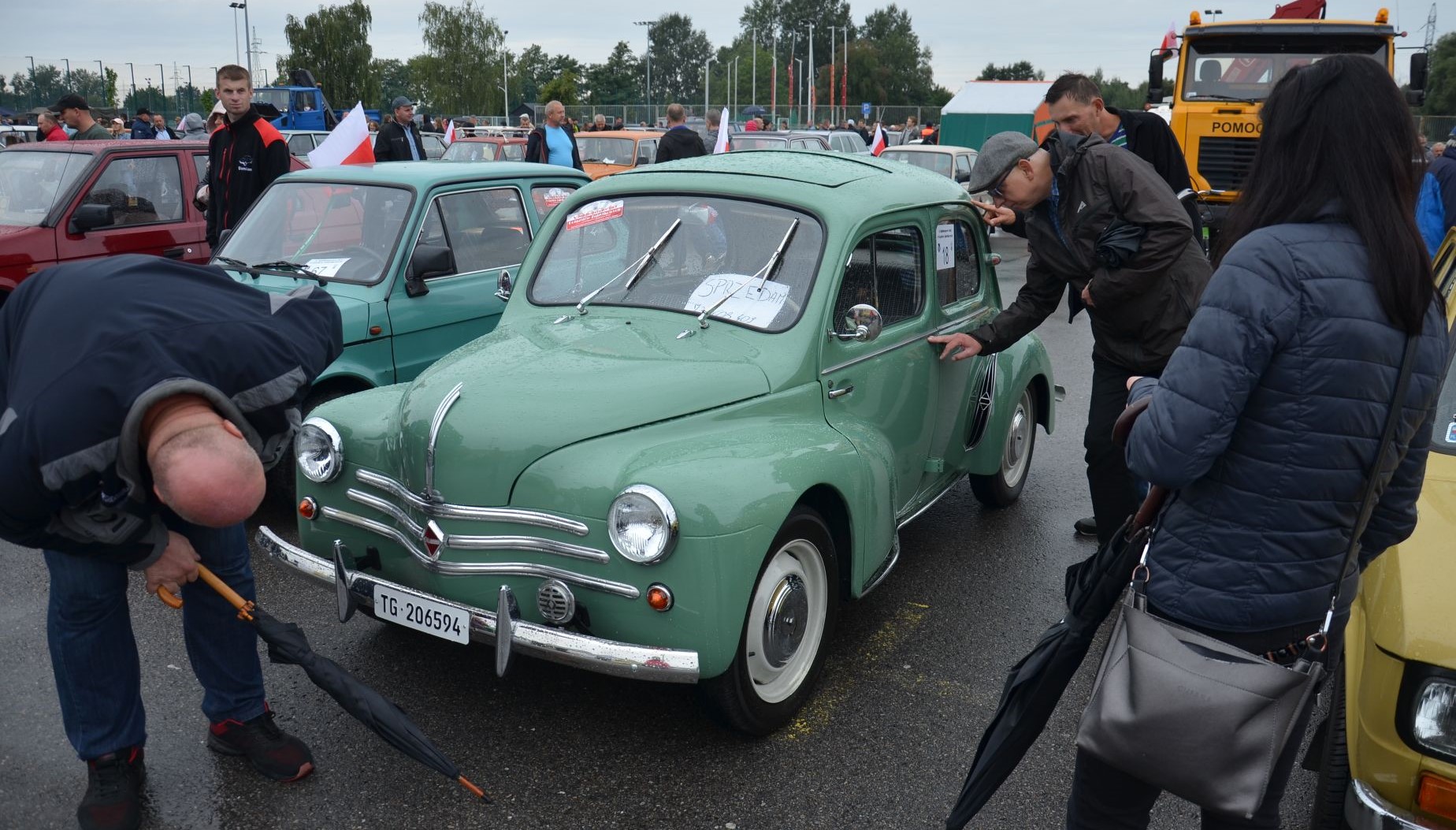 Świetne okazy polskiej i światowej motoryzacji w Mielcu [ZDJĘCIA, FILM] - Zdjęcie główne