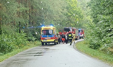 Kolizja przy "stawach". Kobieta zabrana do szpitala - Zdjęcie główne