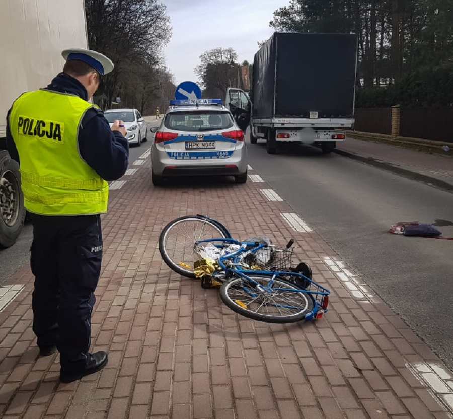 Potrącenie rowerzystki na ul. Wolności! Kobieta z obrażeniami ciała trafiła do szpitala - Zdjęcie główne