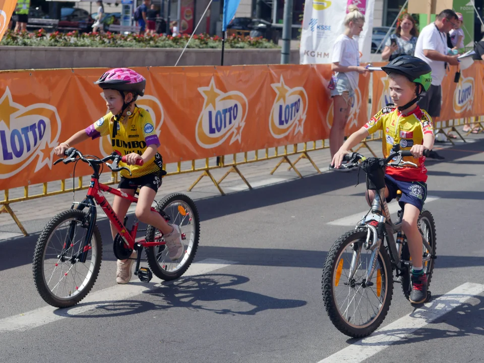 Najmłodsi na rowerach. Mini Wyścig "Solidarności" w Mielcu [ZDJĘCIA] - Zdjęcie główne
