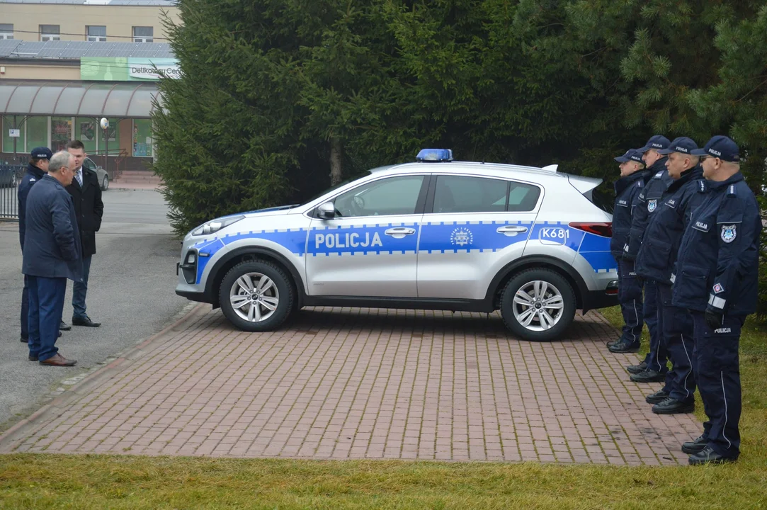 Nowy radiowóz na posterunku policji w Wadowicach Górnych [ZDJĘCIA] - Zdjęcie główne